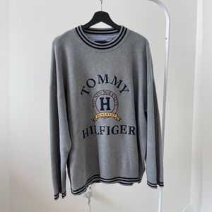 [Tommy Hilfiger] Embroidered Crewneck Thick Sweater